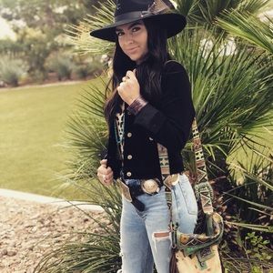 Meet your Posher, Mckinlee